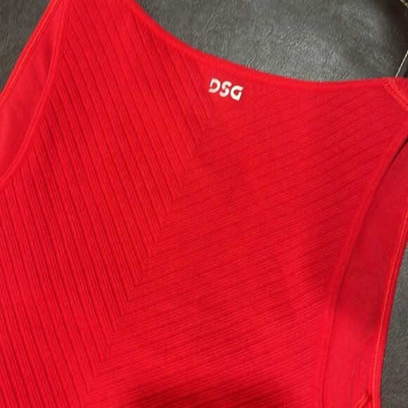 DSG Women's Momentum Seamless Cropped Tank Top - Picture 7 of 8